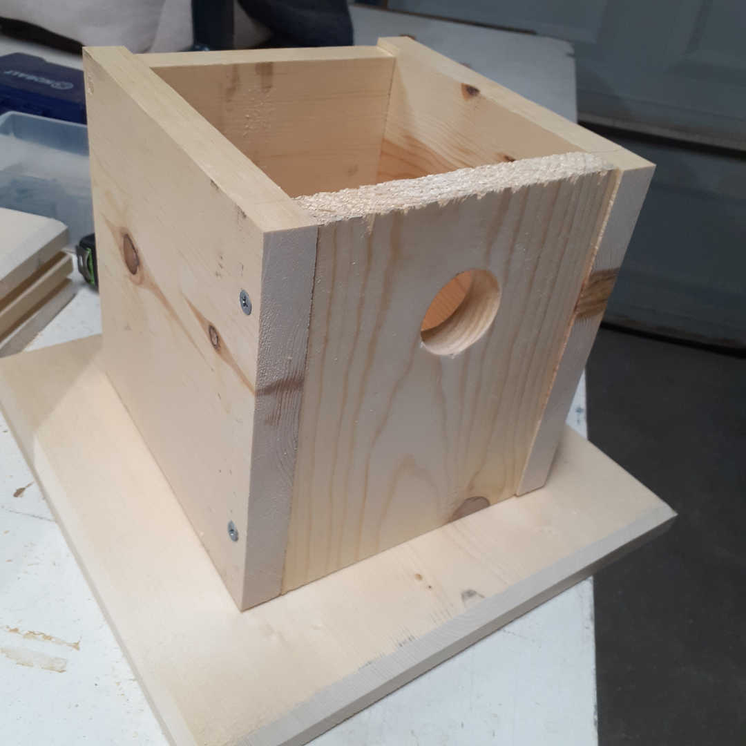 How to Build a Birdhouse with an Adjustable Roof Angle